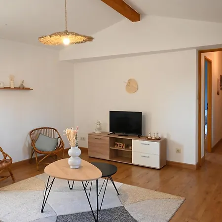 Prázdninový dům Les Roses Tremieres - A 1km De La Gare Garage