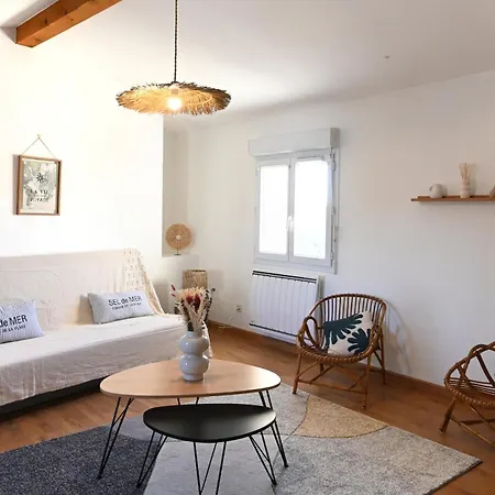 Les Roses Tremieres - A 1km De La Gare Garage Prázdninový dům *